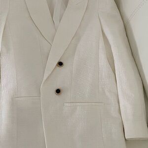 Express Cream Blazer with Peak Lapels and Structured Shoulders